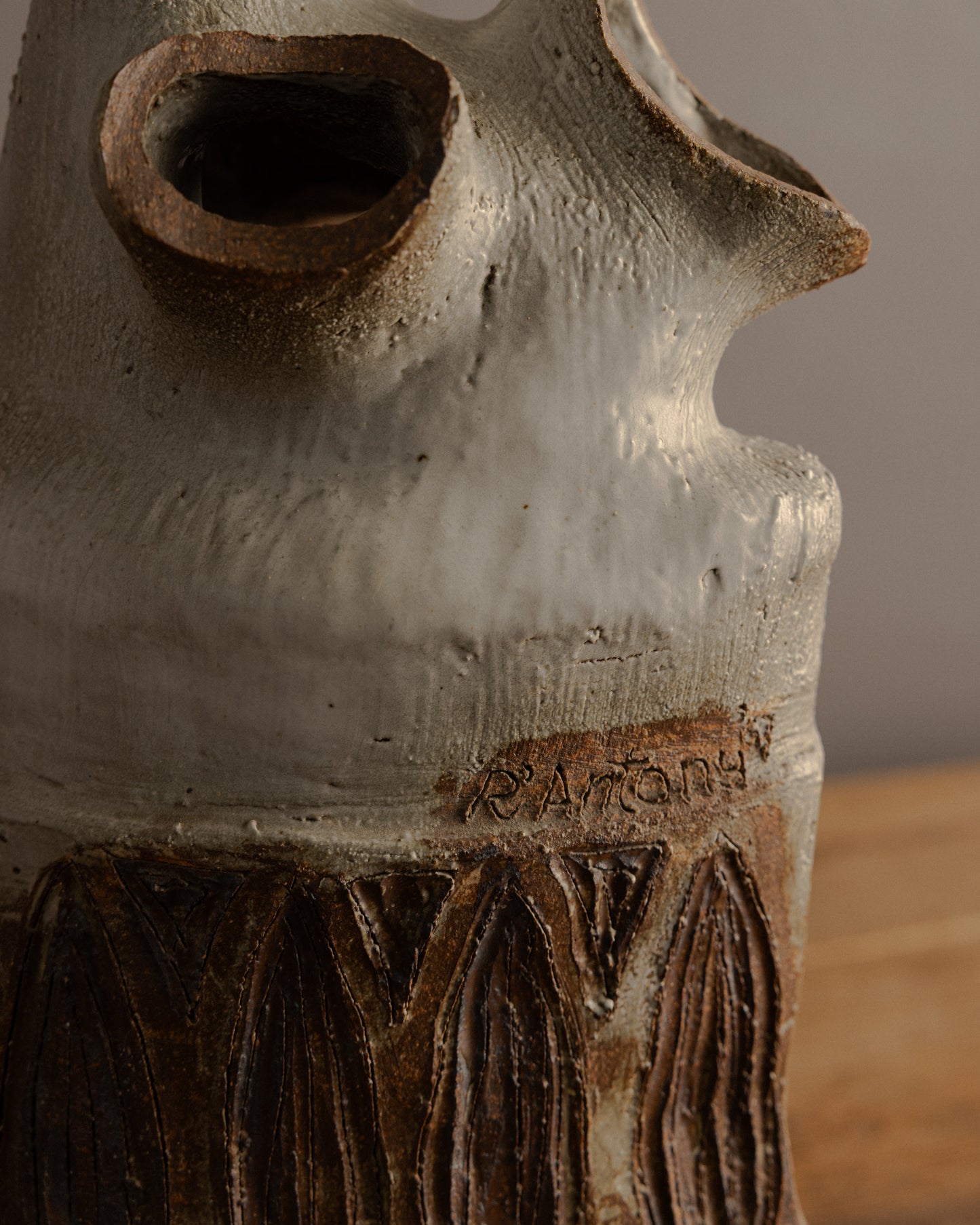 R'Antony — Sculptural Ceramic Form