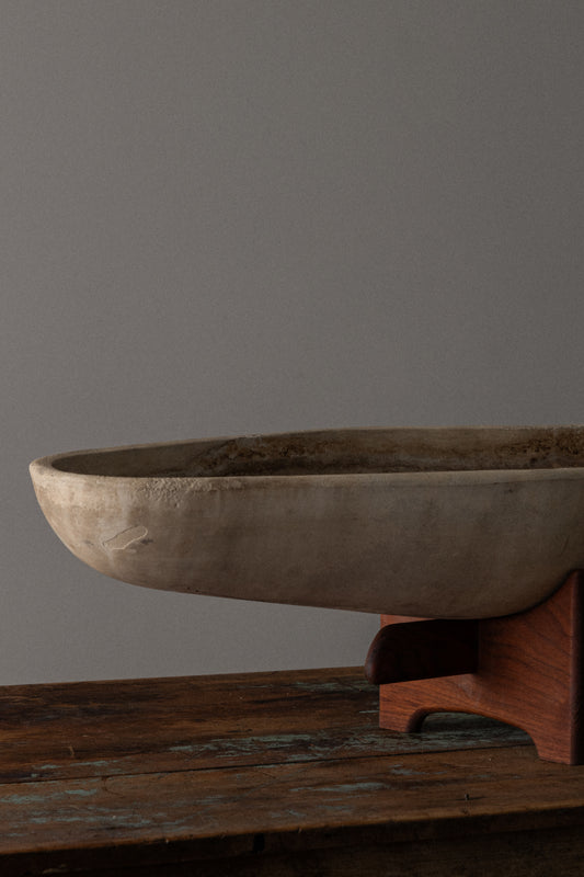 Model F-508 "Peanut" Planter in Bisque with Walnut Stand