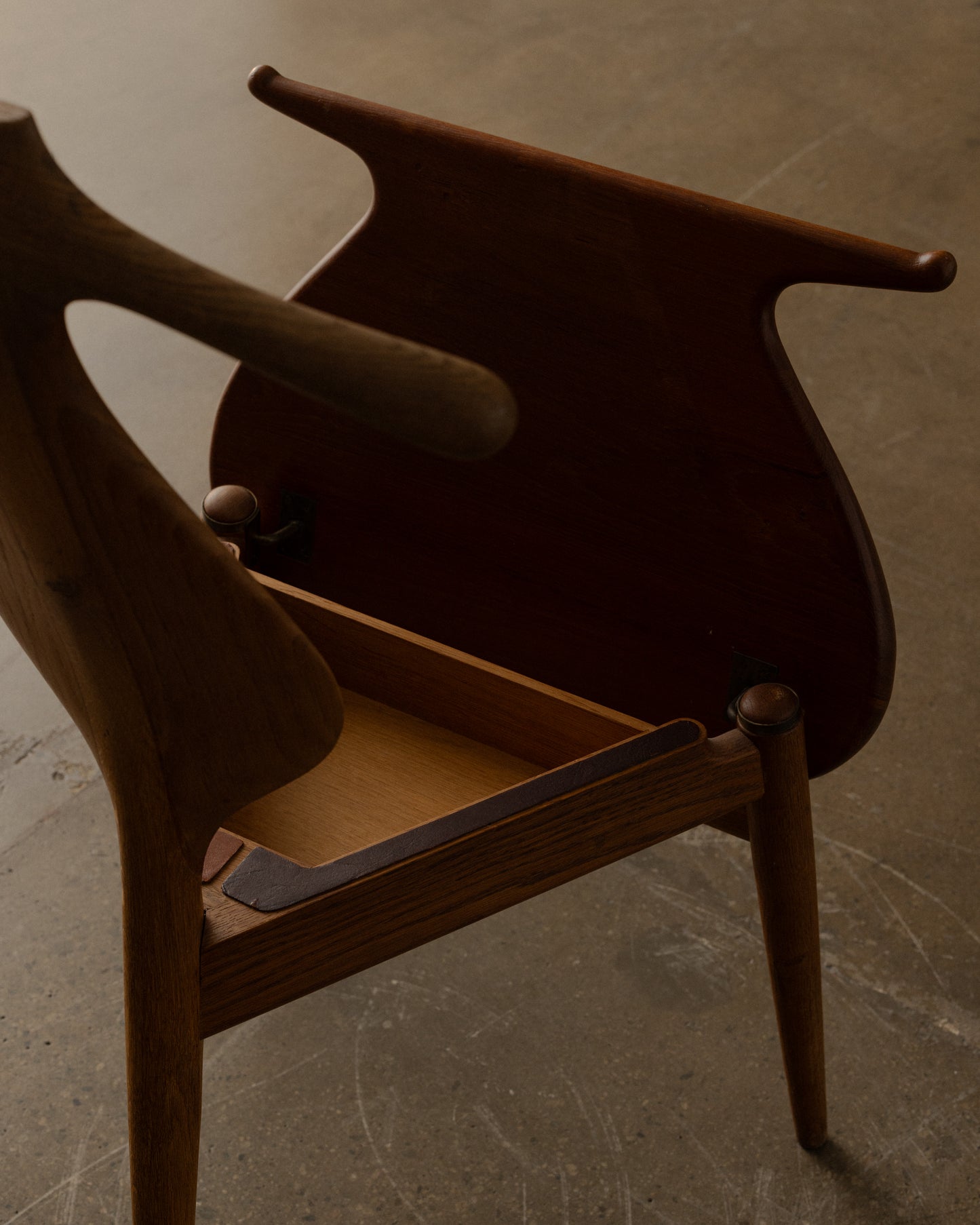 Hans J. Wegner — Valet Chair