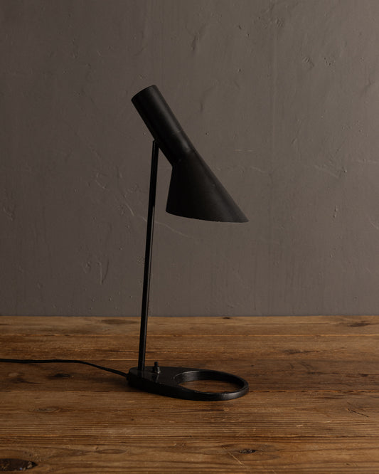 Arne Jacobsen — Visor Desk Lamp