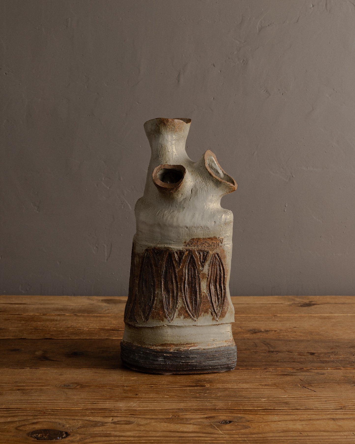R'Antony — Sculptural Ceramic Form