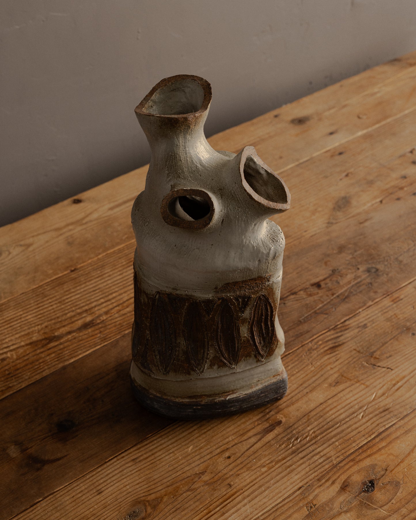 R'Antony — Sculptural Ceramic Form
