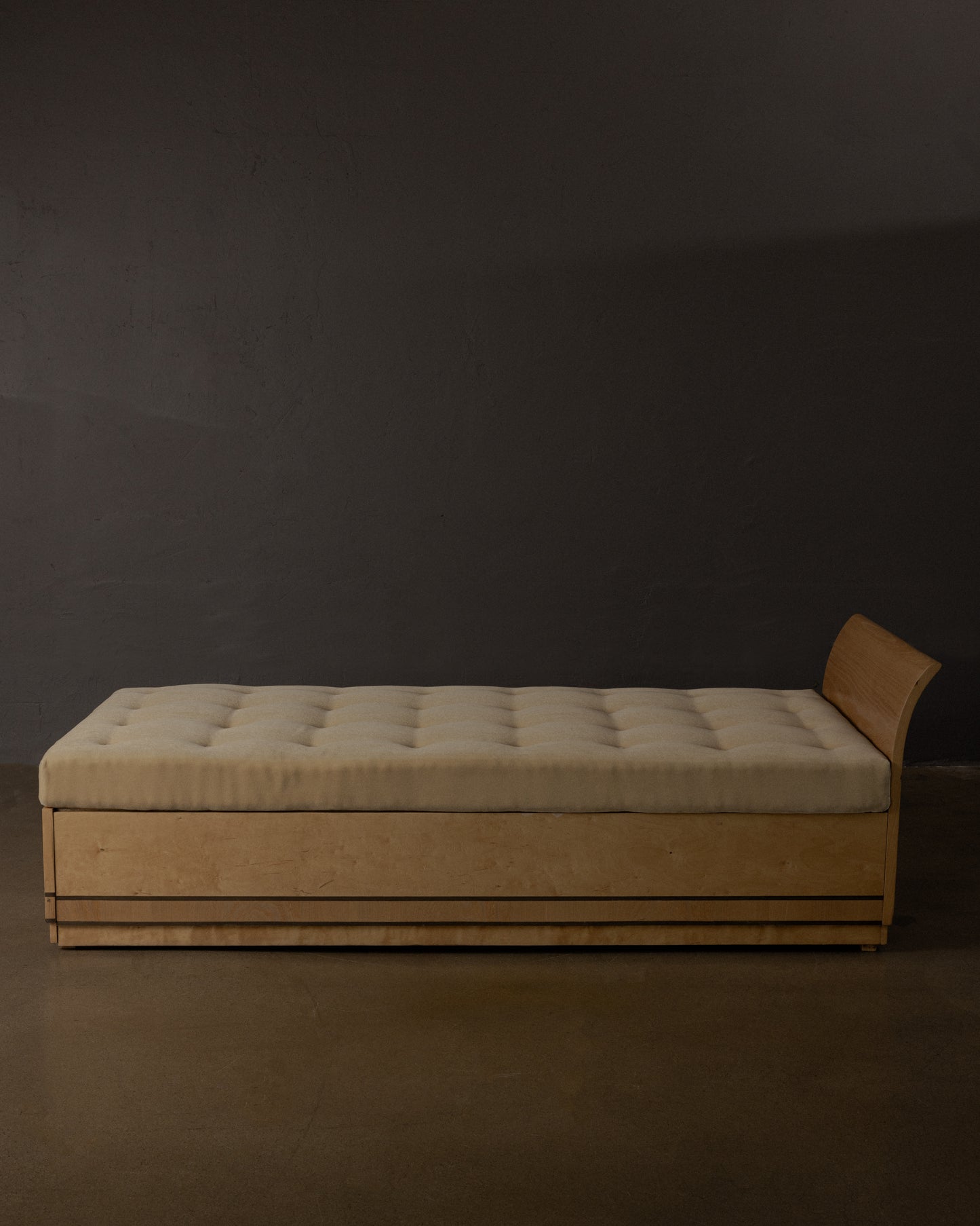 Modern Daybed with Tufted Cushion
