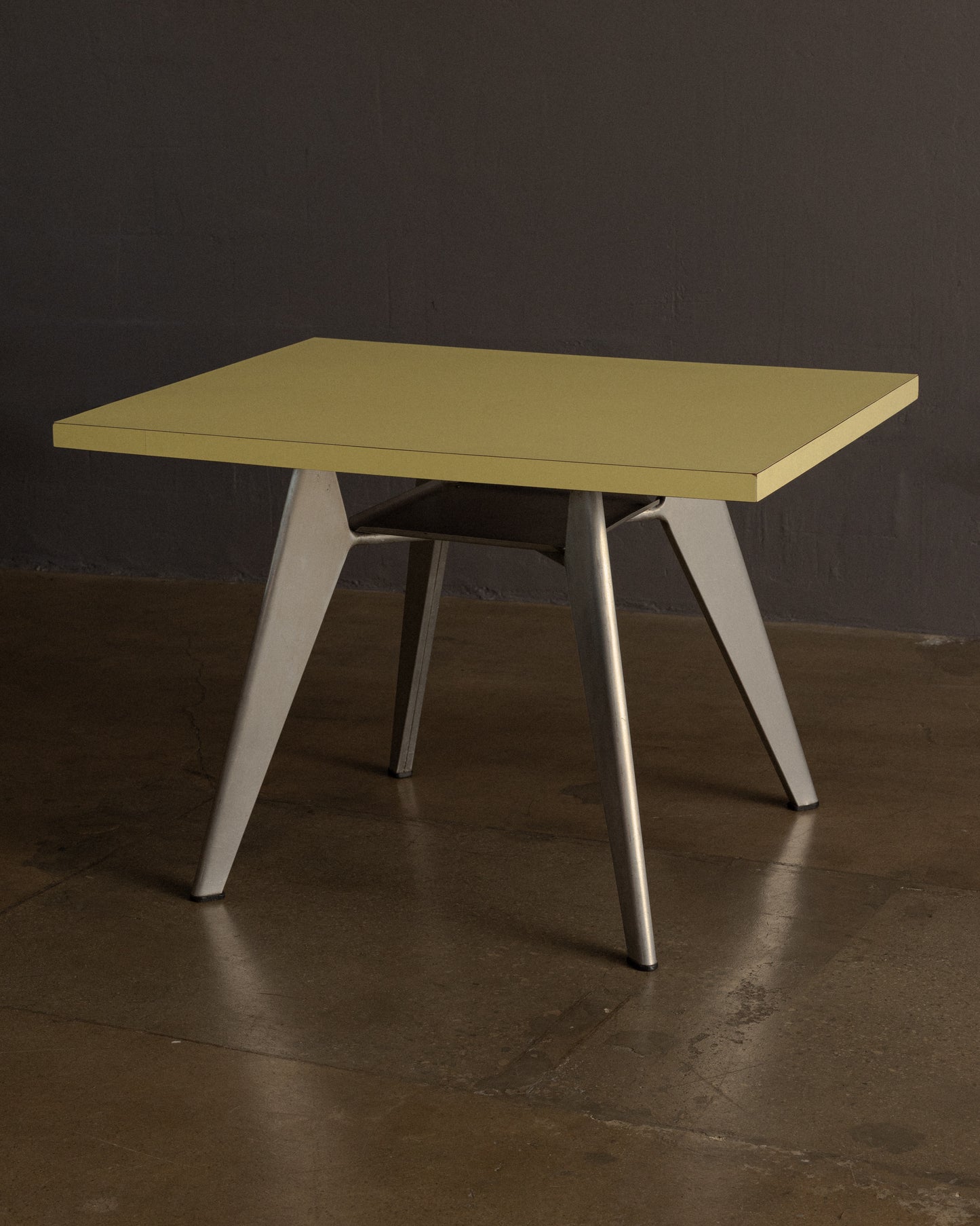 Guéridon Cafeteria Table by Jean Prouve