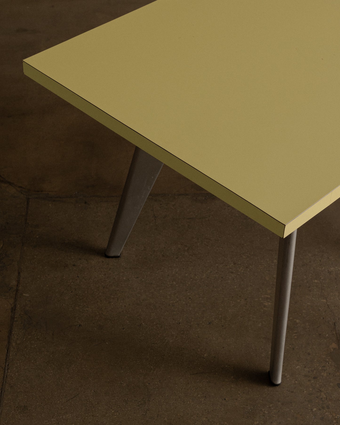 Guéridon Cafeteria Table by Jean Prouve