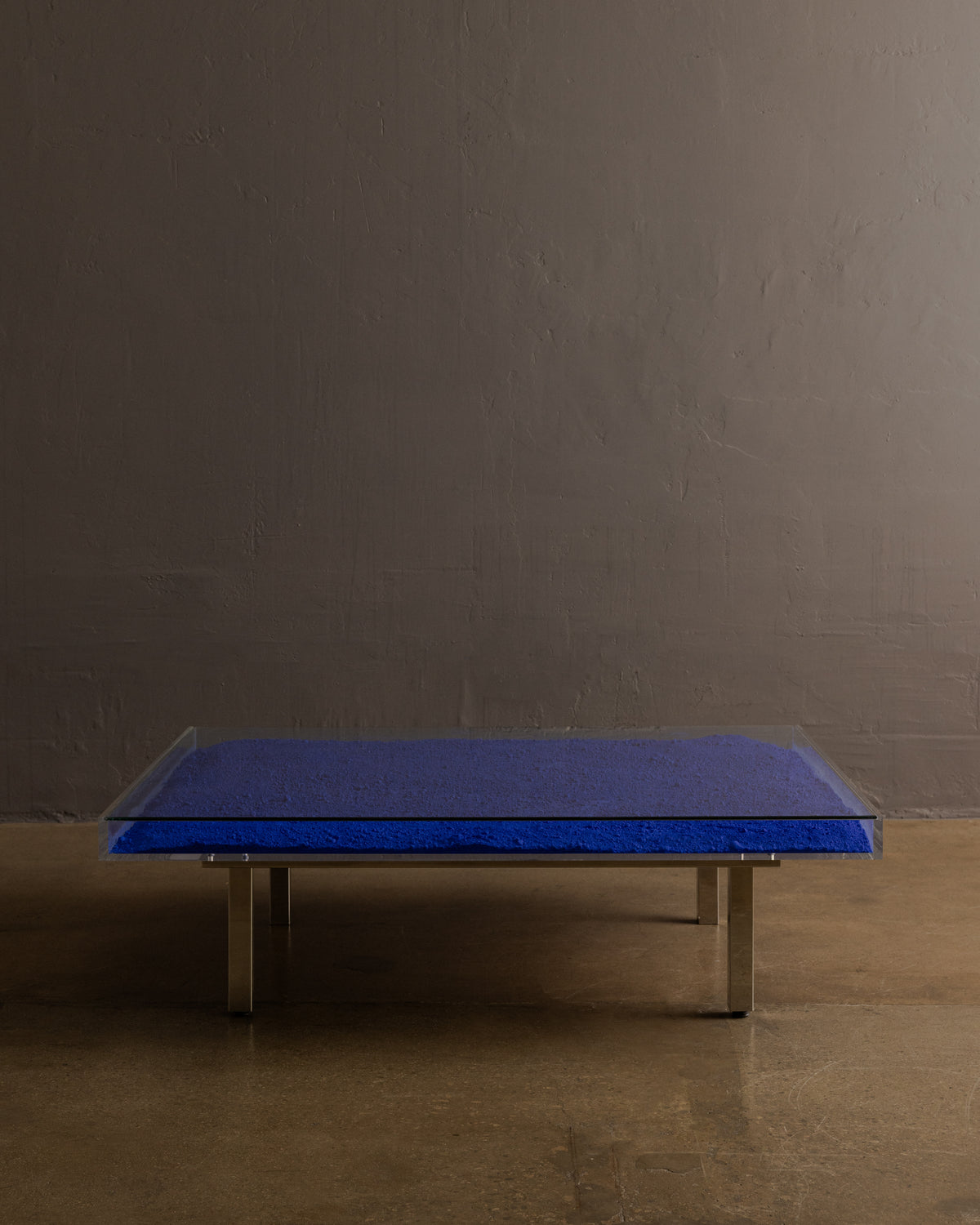 Yves Klein — Table Bleu