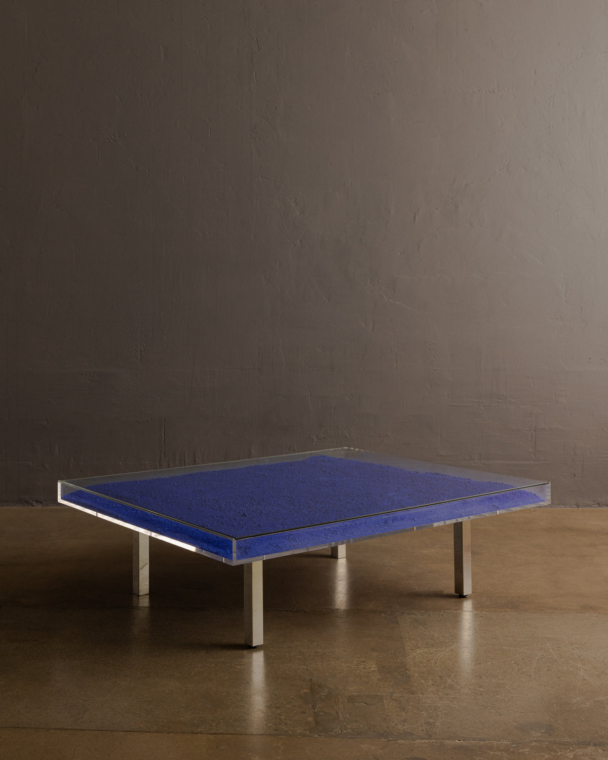 Yves Klein — Table Bleu