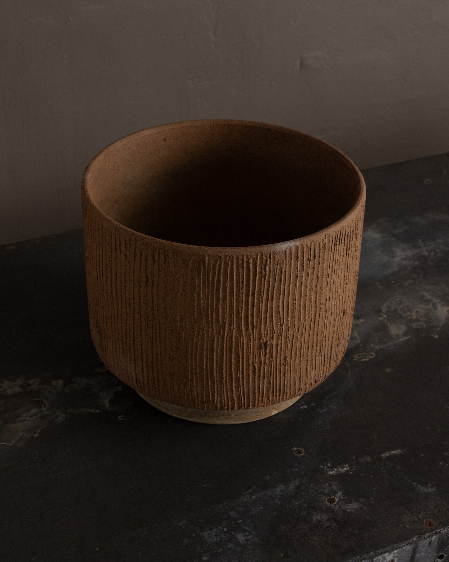 Architectural Pottery — 'Scratch' Motif Planter