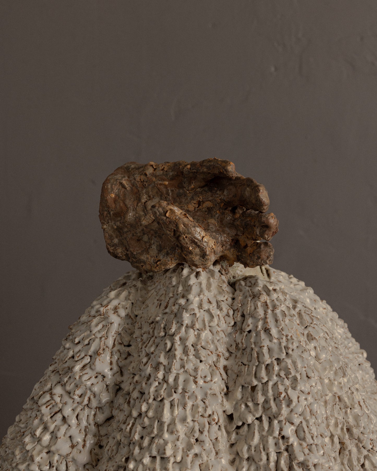 'Hand on Top' Mini Totem