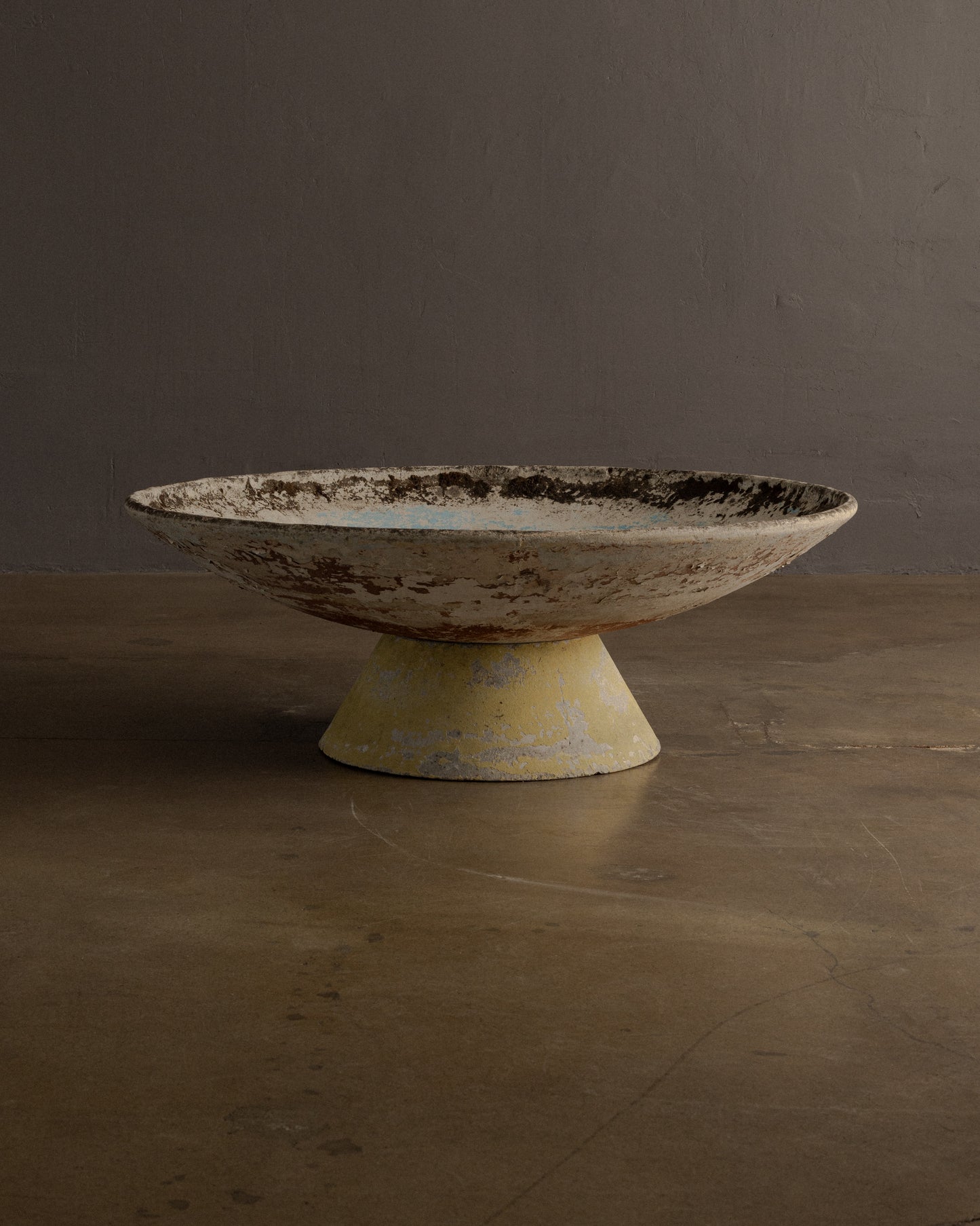Willy Guhl — Massive Pedestal Bowl Planters
