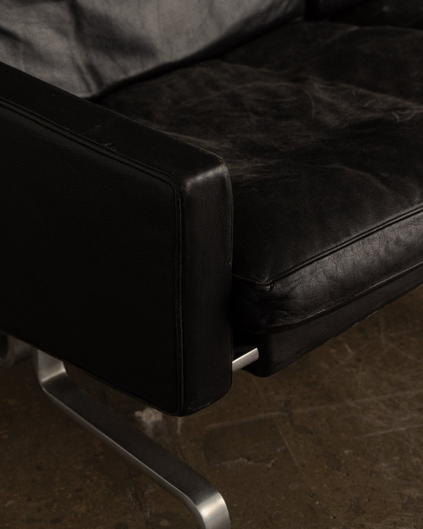 Poul Kjærholm — PK31 Sofa
